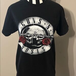 Guns N' Roses concert shirt 23’ - Short Sleeve small